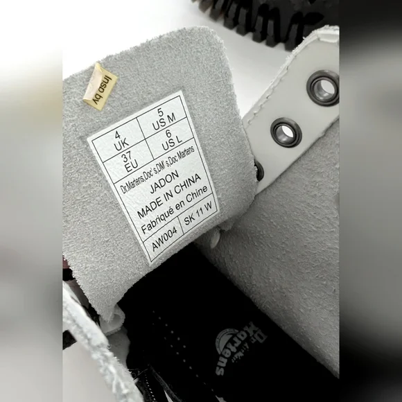 Dr. Martens AirWare Jadon Quad Retro 8-Eye Leather Platform Boot - Picture 6 of 12